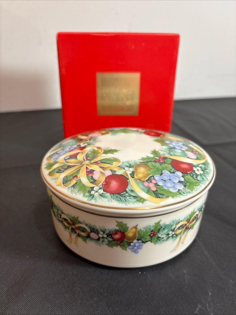 Mikasa Holiday Trinket Box - Red, Gold & Green Christmas Design 10/2